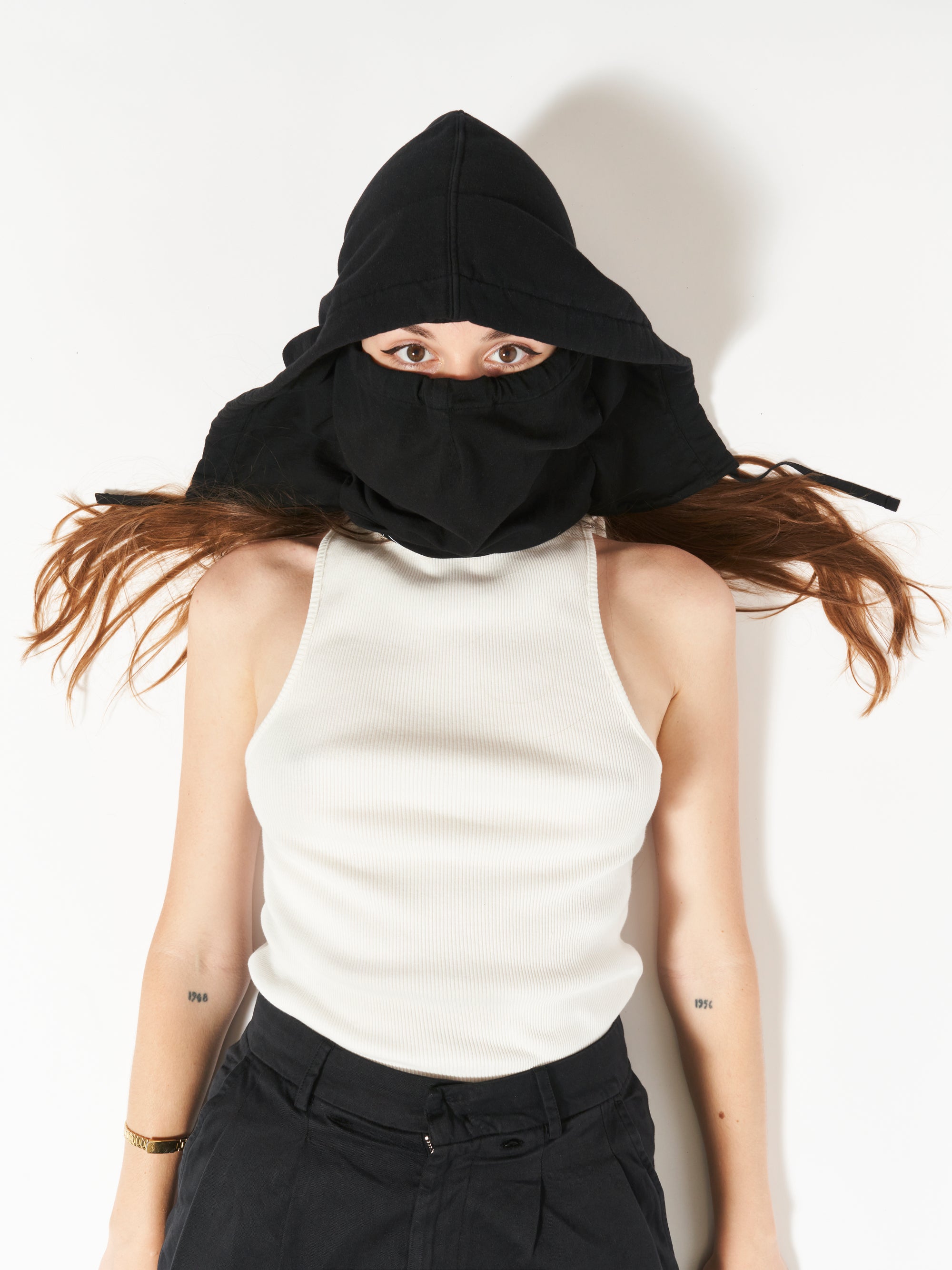 GOSPEL ESTUDIOS: ARCANA HULLA HOODMASK (Fig. 1)