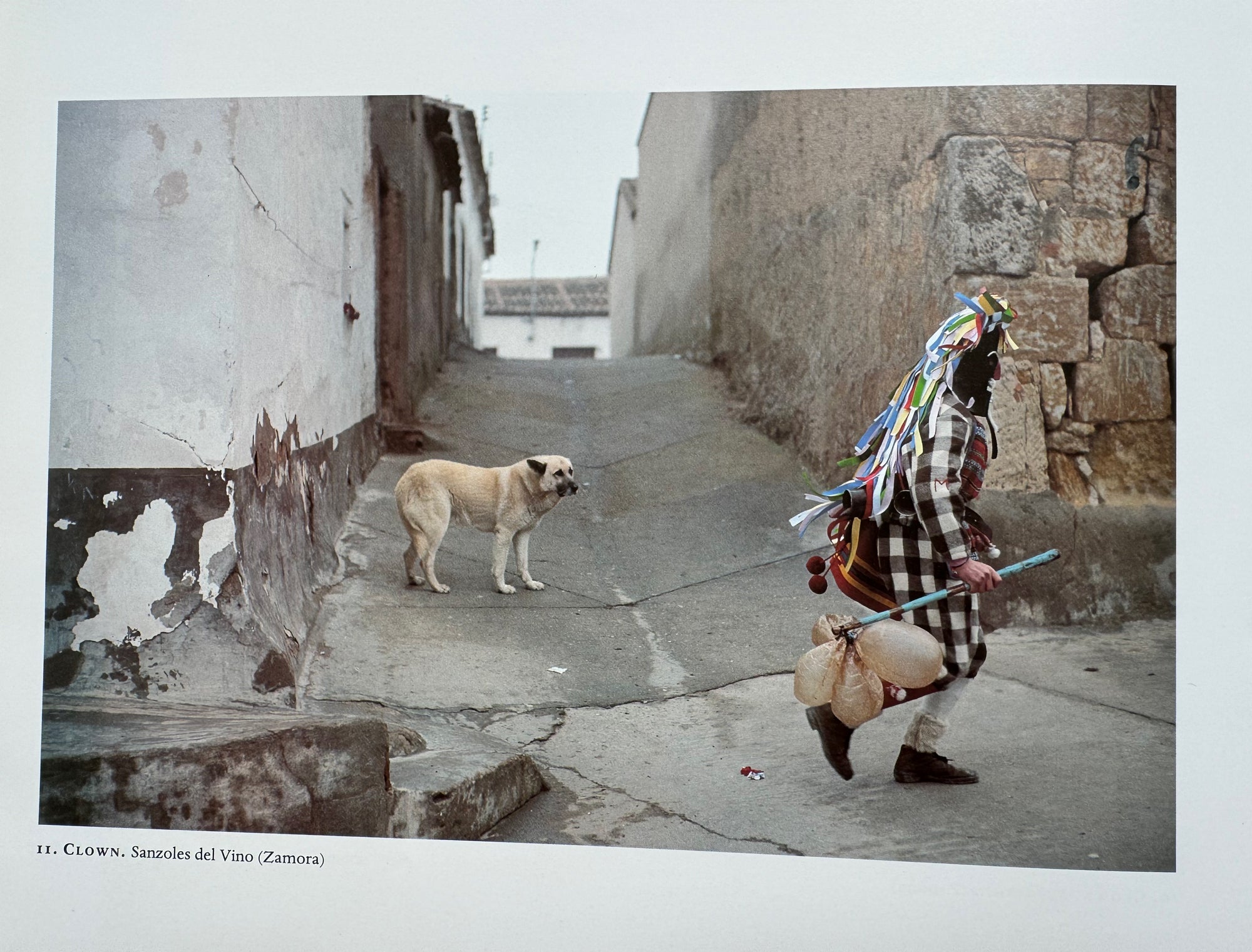 GOSPEL ESTUDIOS: REFERENCIAS: EXPLORING THE MASK IN THE WORK OF CRISTINA GARCIA RODERO (Thumbnail)