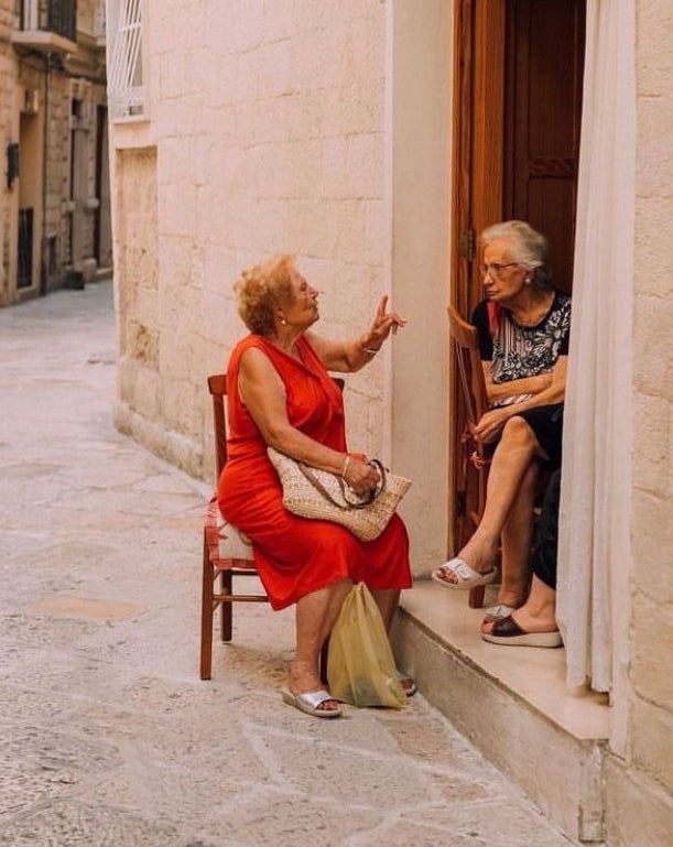 GOSPEL ESTUDIOS: A LA FRESCA: THE STREETS AS SPAIN'S LIVINGROOM (Fig. 2)