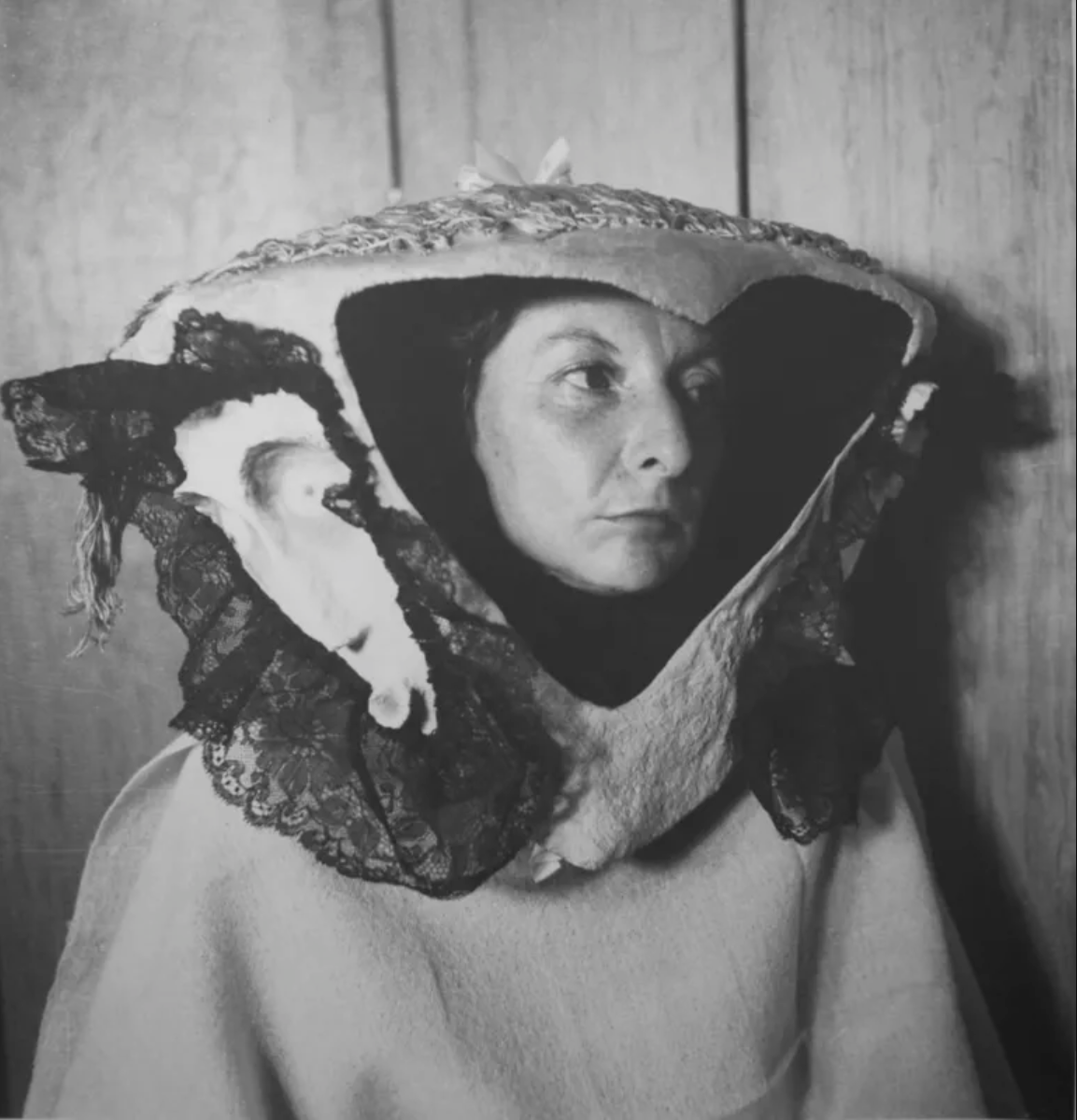 GOSPEL ESTUDIOS: Referencias : Remedios Varo, the woman behind the mask (Fig. 1)