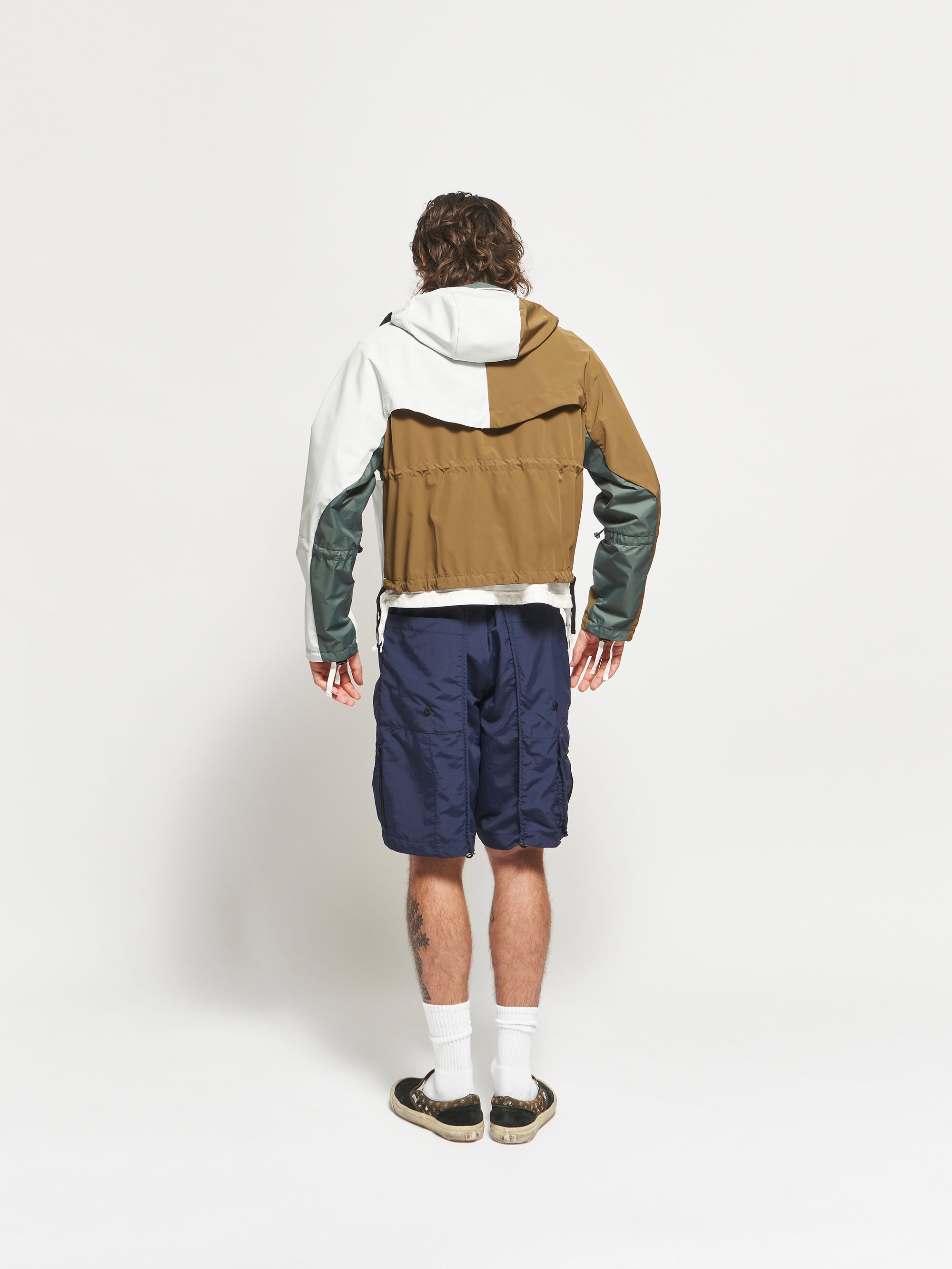 GOSPEL ESTUDIOS: JALOQUE ARLEQUÍN WINDBREAKER (Fig. 1)