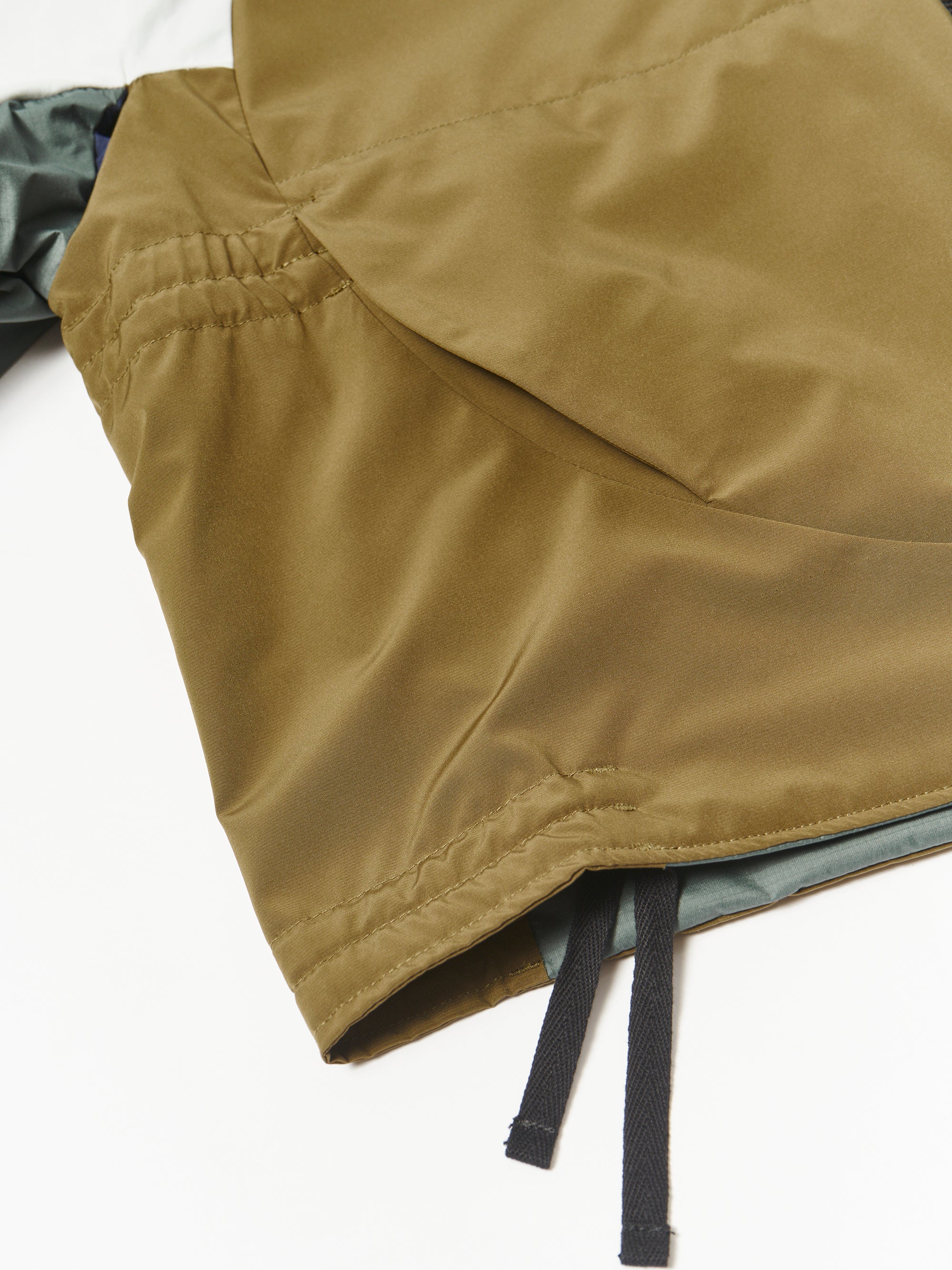 GOSPEL ESTUDIOS: JARAMAGO ARLEQUÍN JACKET (Fig. 2)