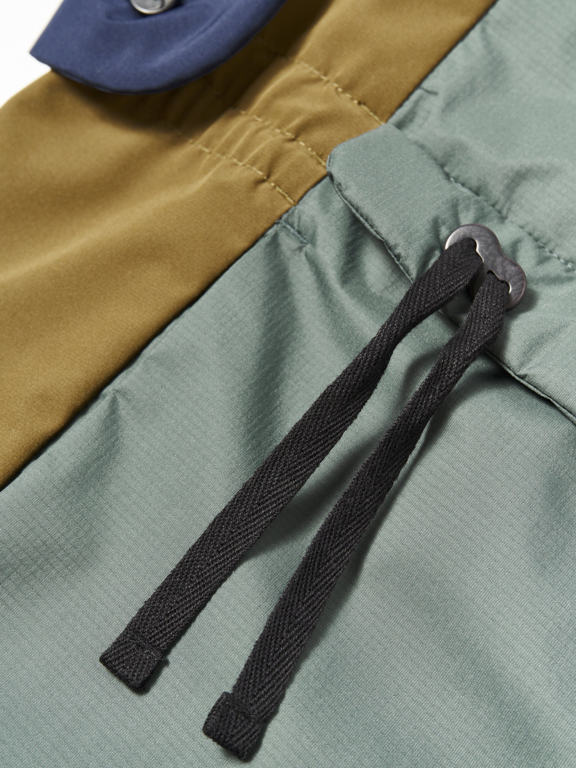 GOSPEL ESTUDIOS: JARAMAGO ARLEQUÍN JACKET (Fig. 1)