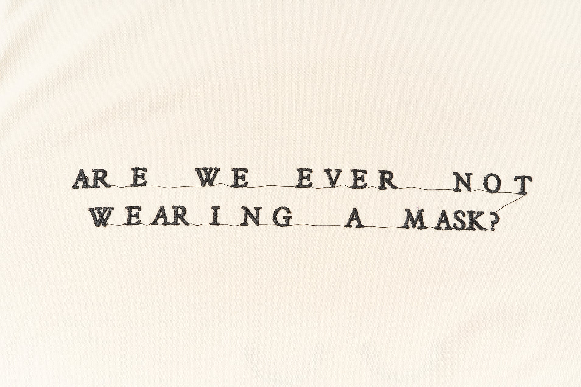 GOSPEL ESTUDIOS: TINAJA CERA PERSONA T-SHIRT (Fig. 1)