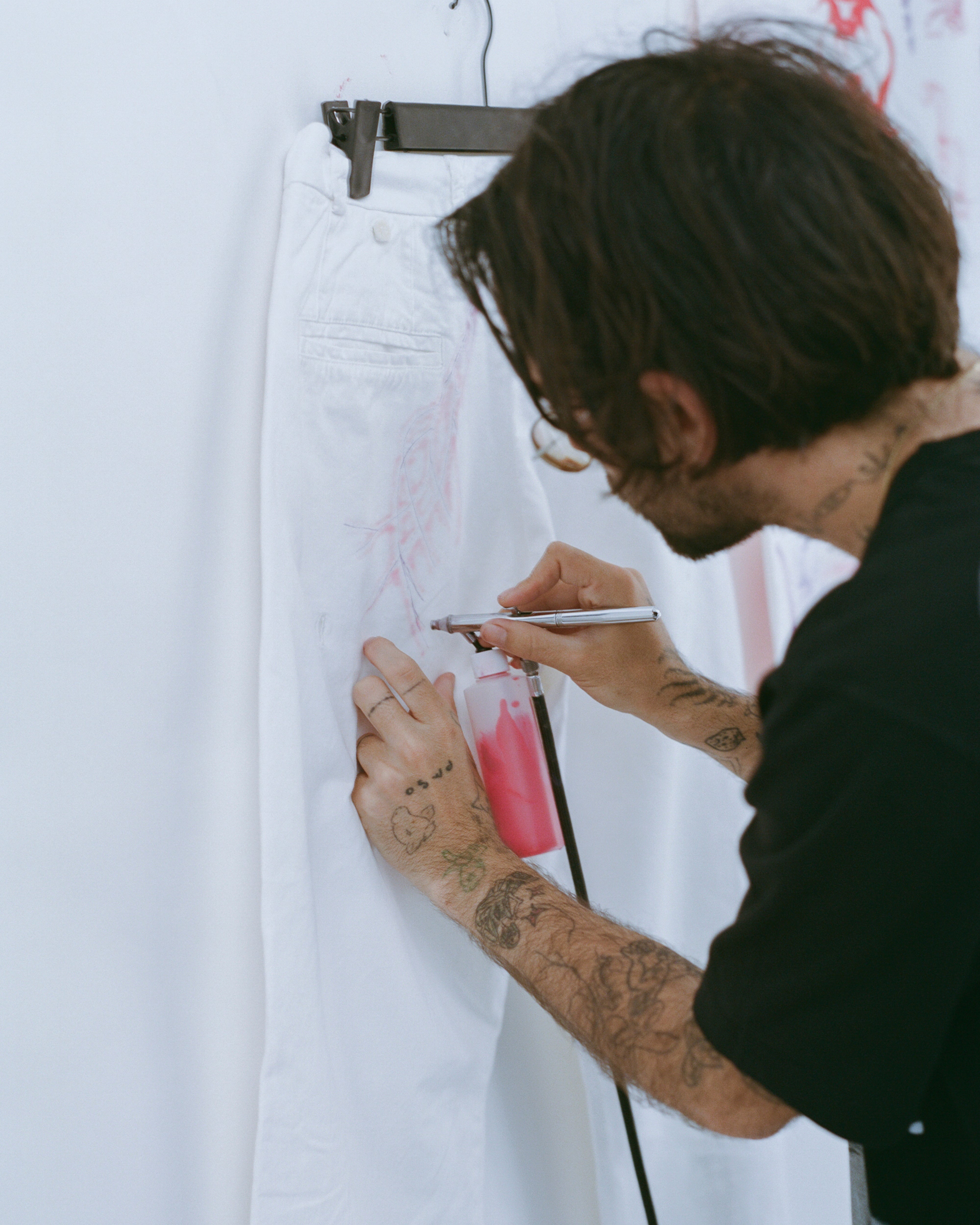 GOSPEL ESTUDIOS: BERLANGA AJO NADABIEN AIRBRUSHED (Fig. 1)