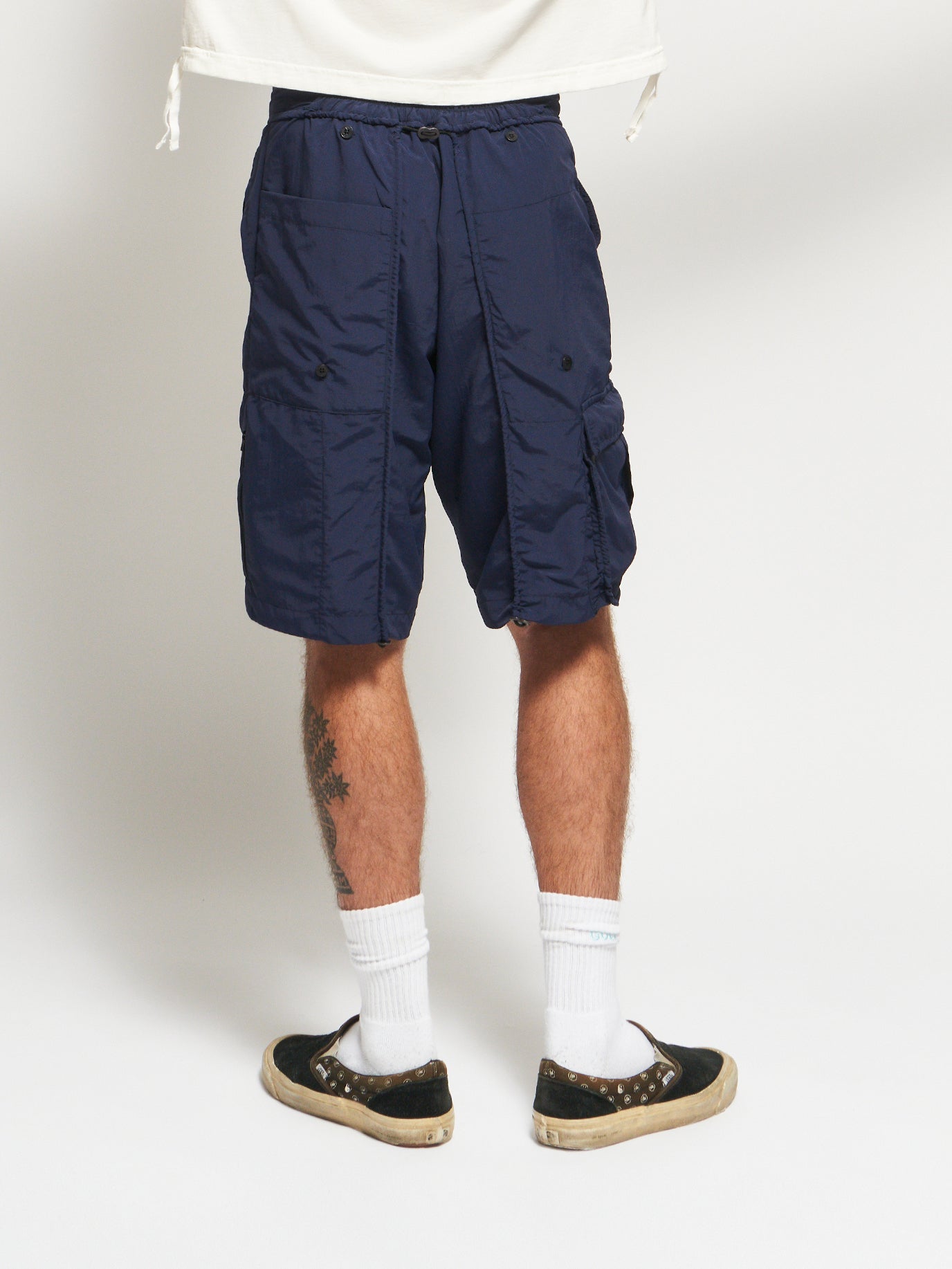 GOSPEL ESTUDIOS: BELEÑO PIÉLAGO SHORTS (Fig. 1)