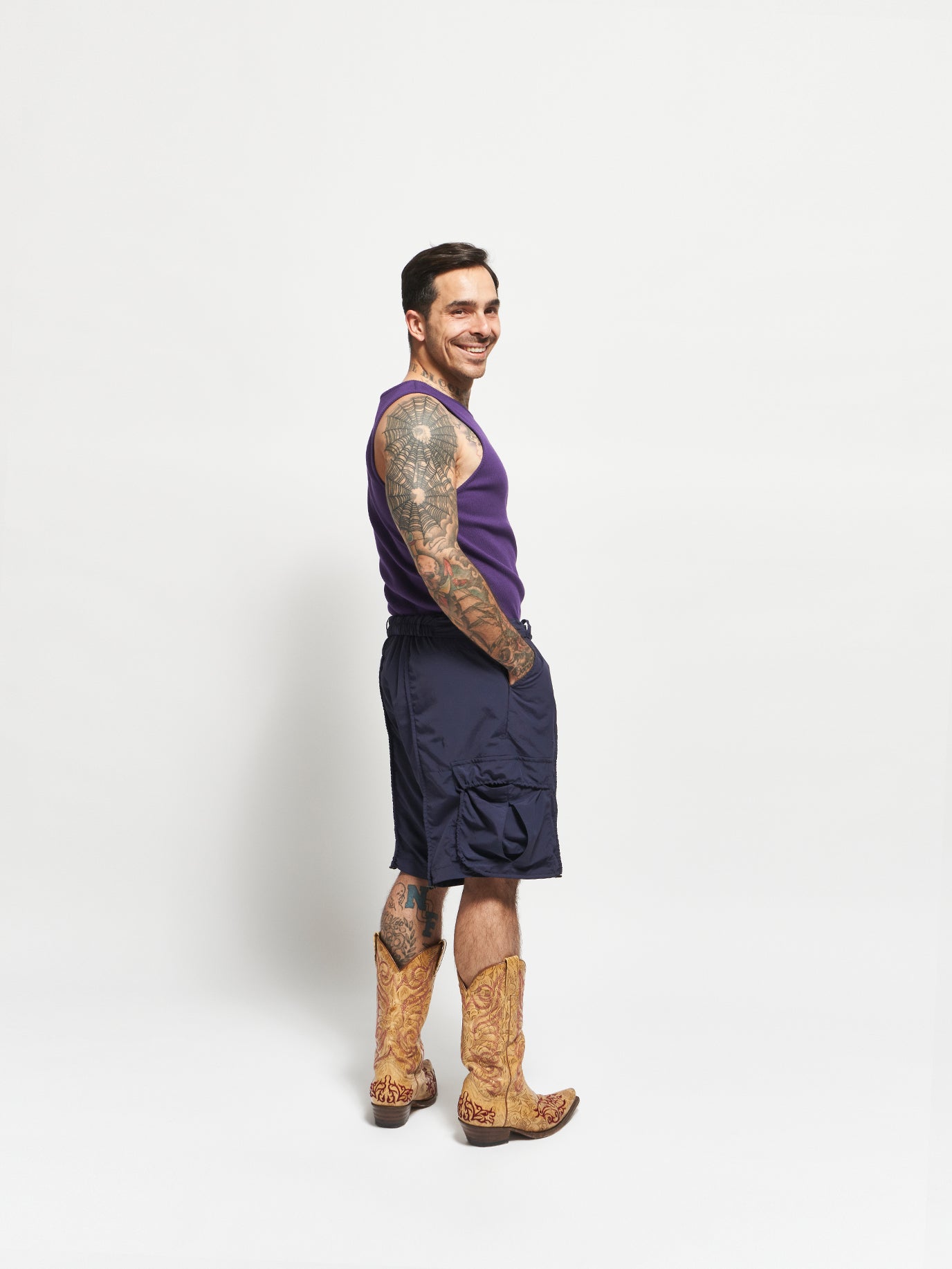 GOSPEL ESTUDIOS: BELEÑO PIÉLAGO SHORTS (Fig. 1)